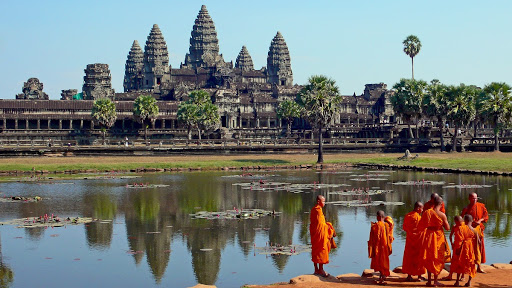 Candi Angkor Wat Adalah Sebua Kuil Hindu-Buddha Terbesar